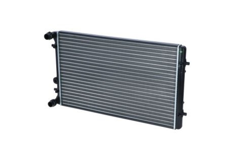 Радиатор охлаждения Skoda Octavia/VW Golf IV 1.4-2.8/1.9TDI 96-10 NRF 509529A (фото 1)