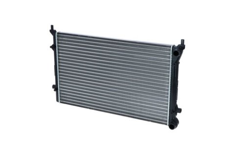 Радиатор охлаждения VW Caddy 1.9TDI 03- (650x415x23) NRF 53404 (фото 1)