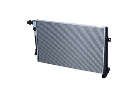 Радиатор охлаждения VW Caddy 1.9TDI (+/-AC) (408x648x32) NRF 53813