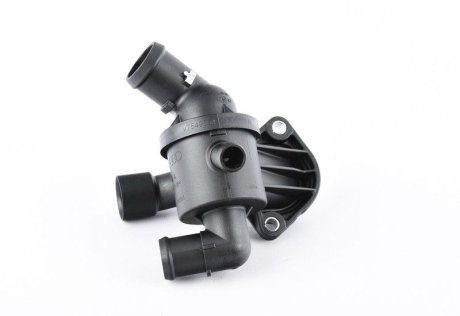 Корпус термостата VW Caddy III 04-15, Golf VI 09-14, Tiguan 08-16, PASSAT B7 10-15, Jetta VI 10-18; AUDI Q3 11-18, A3 03-12, TT 07-15, A1 10-18; SKODA Octavia A5 04-13, Superb 08-15, Yeti 09-17; SEAT Altea 04-09, Leon 05-12, Ibiza 09-17, Altea 09-15, VAG 03L121111AE