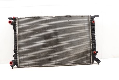 Радіатор охолодження Audi A4 B8\ A5\Q5 \A6 для АКПП 1.8 2.0 Tfsi 2.0 TDI VAG 8K0121251T